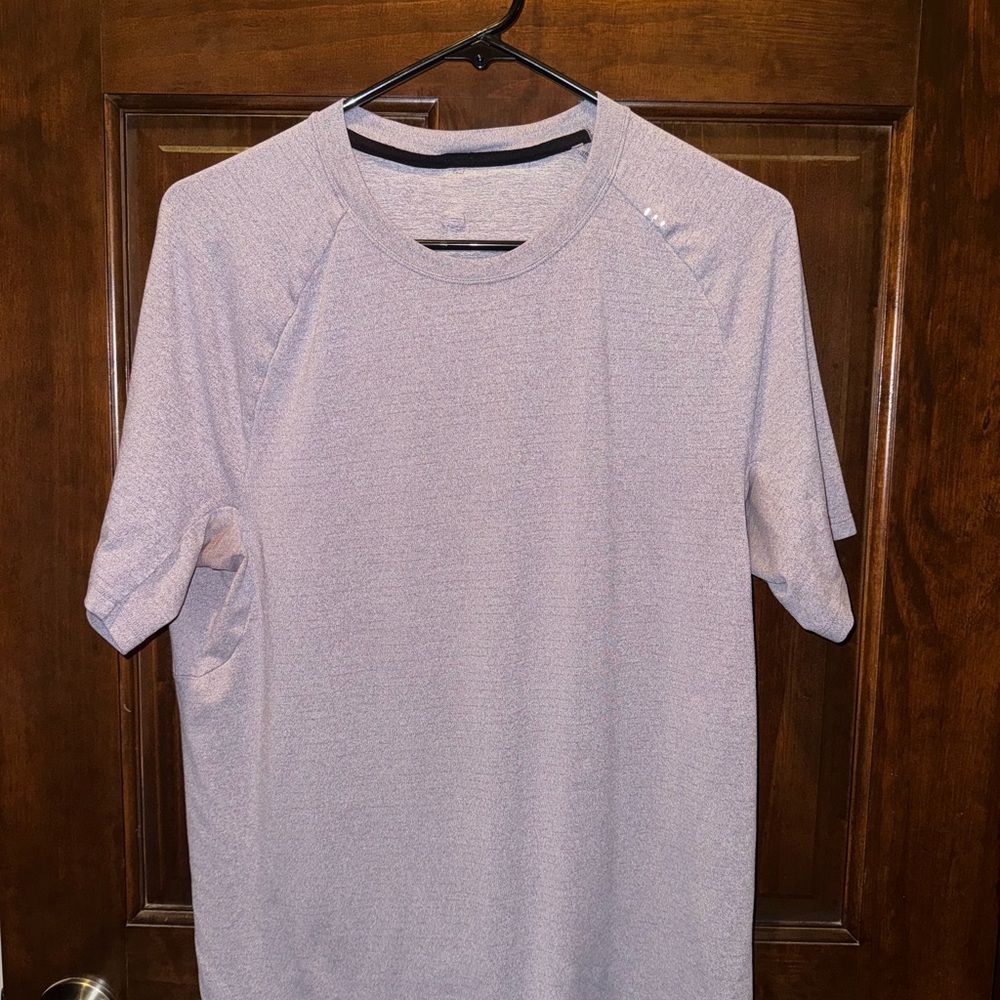 lululemon license to train shirt